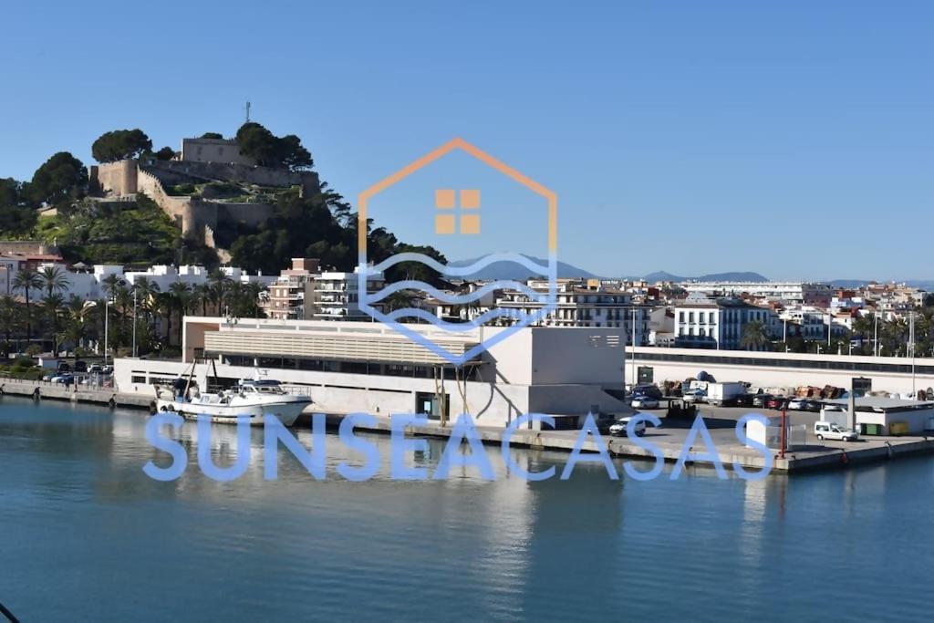 Bajo El Mar Junto Al Puerto Denia Exterior foto